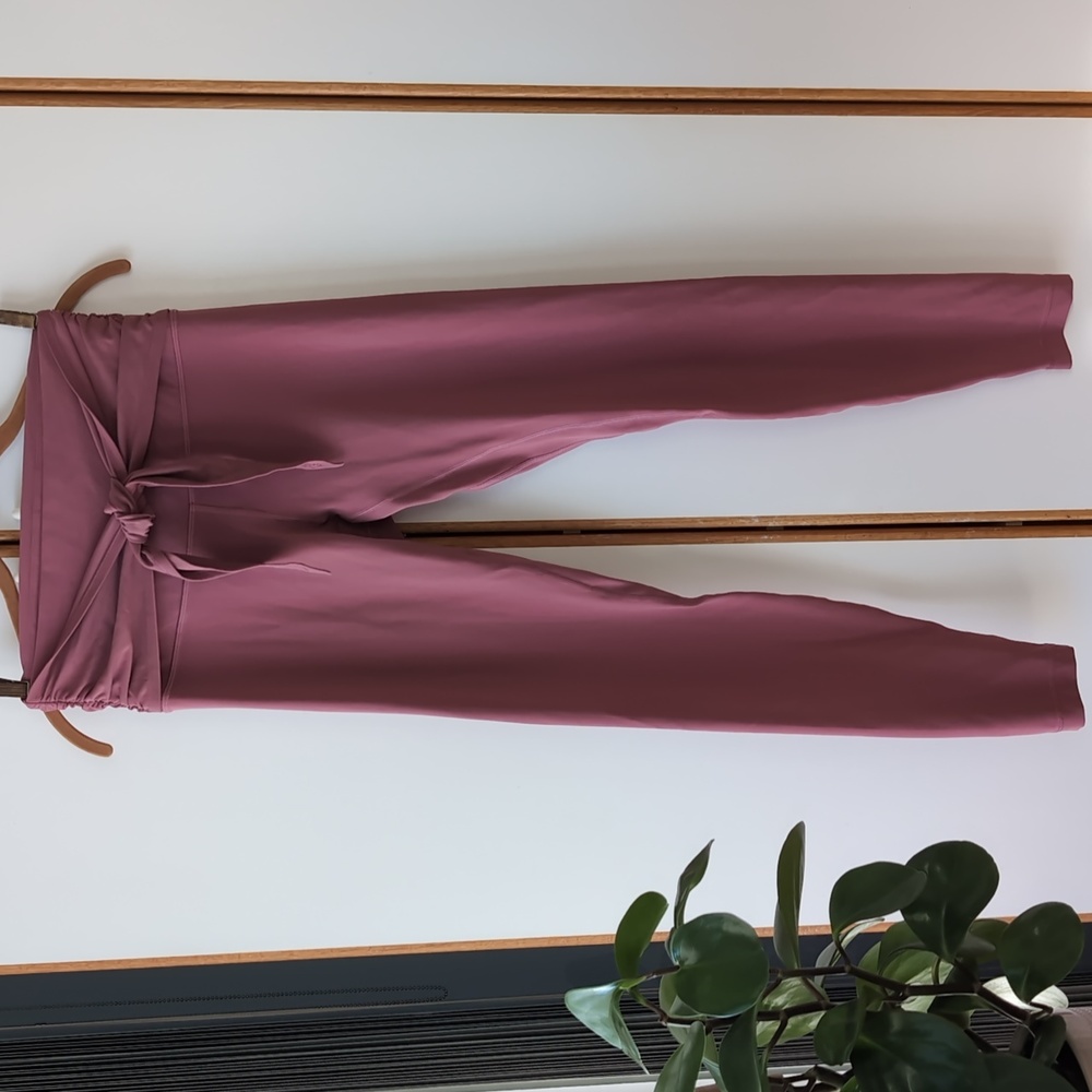 NWOT Lululemon Align Pant 8 Wrap Waist Moss Rose 28"